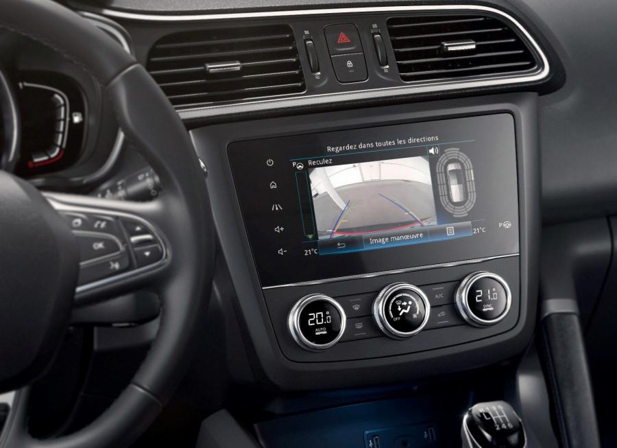 Детали интерьера Renault Kadjar 2018 года  (WW) (фото 2 из 69)